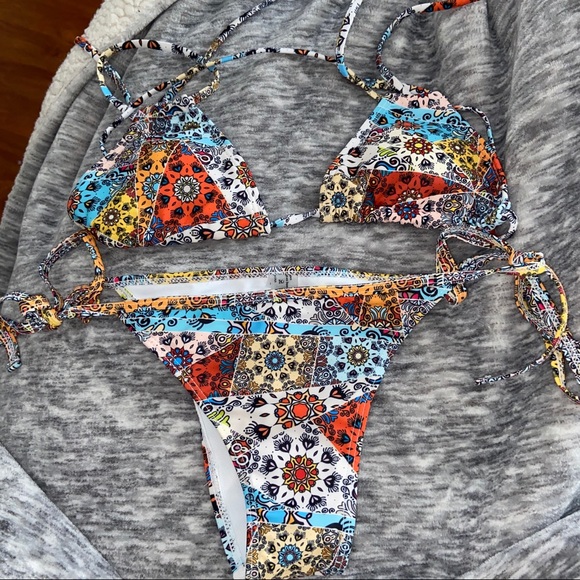 Triangle bikini set - Picture 2 of 3